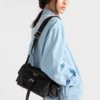 Bolso de hombro mediano «Explore» de Prada en piel napa con solapa Bolso de hombro mediano «Explore» de Prada en piel napa con solapa