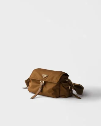 Bolso de hombro mediano Prada Explore de Re-Nylon con solapa