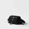 Bolso de hombro mediano Prada Explore de Re-Nylon con solapa Bolso de hombro mediano Prada Explore de Re-Nylon con solapa