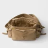 Bolso de hombro mediano Prada Explore de Re-Nylon con solapa Bolso de hombro mediano Prada Explore de Re-Nylon con solapa
