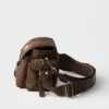 Bolso de hombro mediano Prada Explore de Re-Nylon con solapa Bolso de hombro mediano Prada Explore de Re-Nylon con solapa