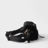 Bolso de hombro mediano Prada Explore de Re-Nylon con solapa Bolso de hombro mediano Prada Explore de Re-Nylon con solapa