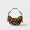 Bolso de hombro mini de piel estampada Prada Arqua Bolso de hombro mini de piel estampada Prada Arqua
