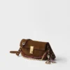 Bolso de hombro pequeño de ante Prada Soft de Prada Bolso de hombro pequeño de ante Prada Soft de Prada