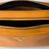 Bolso de hombro pequeño de piel Bolso de hombro pequeño de piel