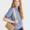 Bolso de hombro pequeño de piel Bolso de hombro pequeño de piel