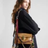 Bolso de hombro pequeño de piel Prada Soft con charms Bolso de hombro pequeño de piel Prada Soft con charms