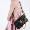 Bolso de hombro pequeño de piel Prada Soft con charms Bolso de hombro pequeño de piel Prada Soft con charms