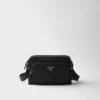 Bolso de hombro pequeño de Re-Nylon y piel Saffiano Bolso de hombro pequeño de Re-Nylon y piel Saffiano