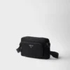 Bolso de hombro pequeño de Re-Nylon y piel Saffiano Bolso de hombro pequeño de Re-Nylon y piel Saffiano