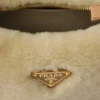 Bolso de hombro Prada Arqué de piel de oveja y cuero Bolso de hombro Prada Arqué de piel de oveja y cuero