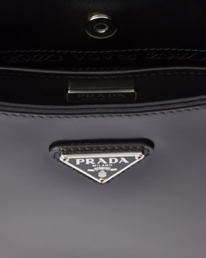 Bolso de hombro Prada Cleo de piel cepillada Bolso de hombro Prada Cleo de piel cepillada