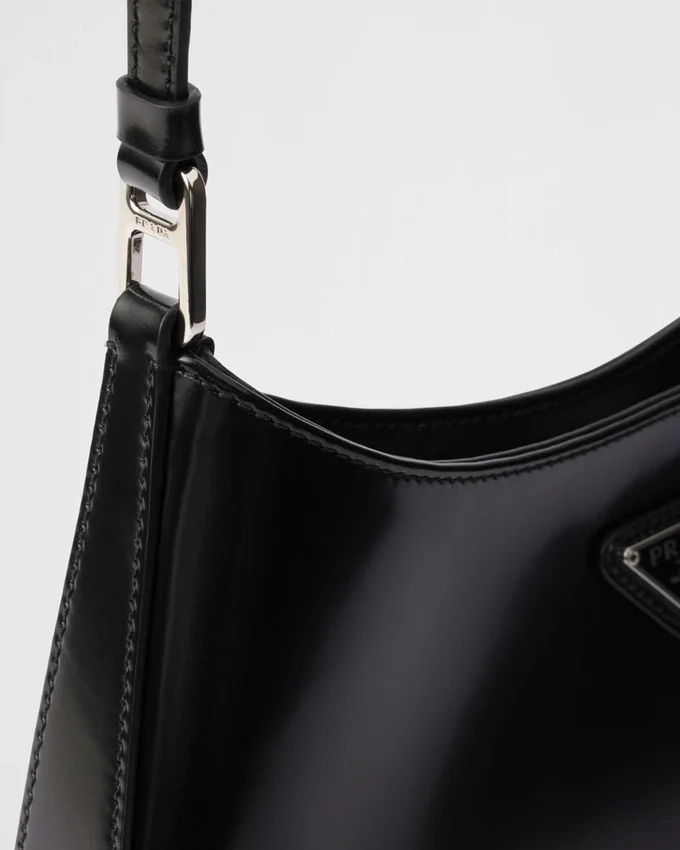 Bolso de hombro Prada Cleo de piel cepillada Bolso de hombro Prada Cleo de piel cepillada