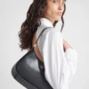 Bolso de hombro Prada Cleo de piel cepillada Bolso de hombro Prada Cleo de piel cepillada