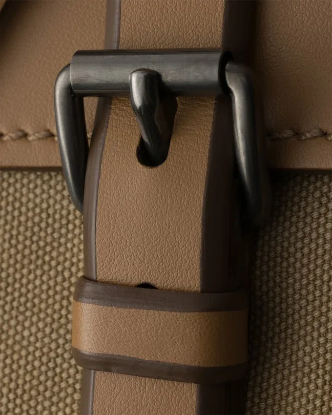 Bolso de hombro Prada Route de lona y piel Bolso de hombro Prada Route de lona y piel