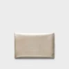 Bolso de mano tipo sobre de piel Saffiano Bolso de mano tipo sobre de piel Saffiano