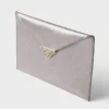 Bolso de mano tipo sobre de piel Saffiano Bolso de mano tipo sobre de piel Saffiano
