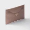 Bolso de mano tipo sobre de piel Saffiano Bolso de mano tipo sobre de piel Saffiano