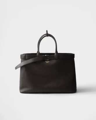 Bolso de piel con hebilla y cinturón de Prada