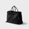 Bolso de piel con hebilla y cinturón de Prada Bolso de piel con hebilla y cinturón de Prada