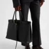 Bolso de piel con hebilla y cinturón de Prada Bolso de piel con hebilla y cinturón de Prada