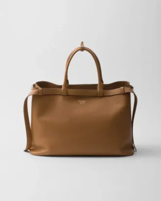 Bolso de piel con hebilla y doble cinturón de Prada