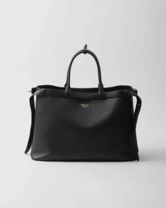 Bolso de piel con hebilla y doble cinturón de Prada