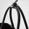 Bolso de piel con hebilla y doble cinturón de Prada Bolso de piel con hebilla y doble cinturón de Prada