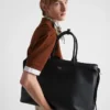 Bolso de piel con hebilla y doble cinturón de Prada Bolso de piel con hebilla y doble cinturón de Prada
