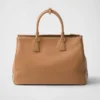 Bolso de piel extragrande con hebilla de Prada Bolso de piel extragrande con hebilla de Prada