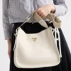 Bolso de piel mediano Bolso de piel mediano
