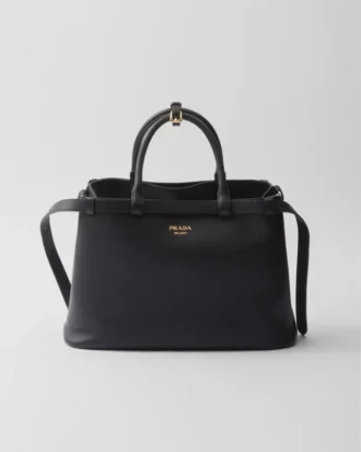Bolso de piel mediano con hebilla Prada y doble cinturón