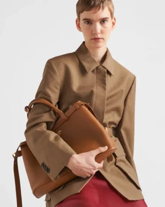 Bolso de piel mediano con hebilla Prada y doble cinturón