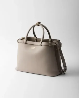 Bolso de piel mediano con hebilla Prada y doble cinturón