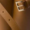 Bolso de piel mediano con hebilla Prada y doble cinturón Bolso de piel mediano con hebilla Prada y doble cinturón
