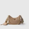 Bolso de piel Saffiano Prada Re-Edition 2005 Bolso de piel Saffiano Prada Re-Edition 2005