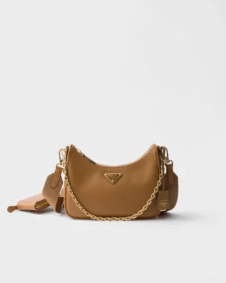 Bolso de piel Saffiano Prada Re-Edition 2005