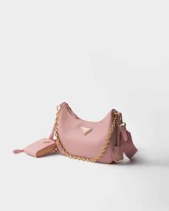 Bolso de piel Saffiano Prada Re-Edition 2005
