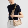 Bolso de piel Saffiano Prada Re-Edition 2005 Bolso de piel Saffiano Prada Re-Edition 2005