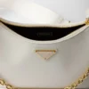 Bolso de piel Saffiano Prada Re-Edition 2005 Bolso de piel Saffiano Prada Re-Edition 2005