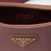 Bolso de piel Saffiano Prada Re-Edition 2005 Bolso de piel Saffiano Prada Re-Edition 2005
