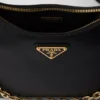 Bolso de piel Saffiano Prada Re-Edition 2005 Bolso de piel Saffiano Prada Re-Edition 2005