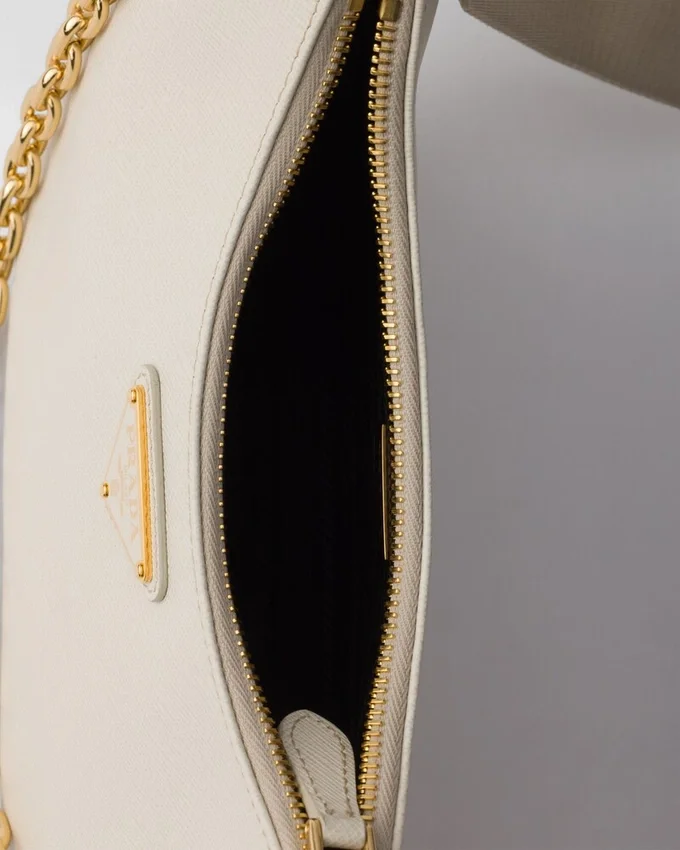Bolso de piel Saffiano Prada Re-Edition 2005 Bolso de piel Saffiano Prada Re-Edition 2005