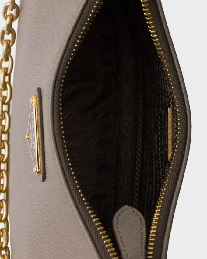 Bolso de piel Saffiano Prada Re-Edition 2005 Bolso de piel Saffiano Prada Re-Edition 2005