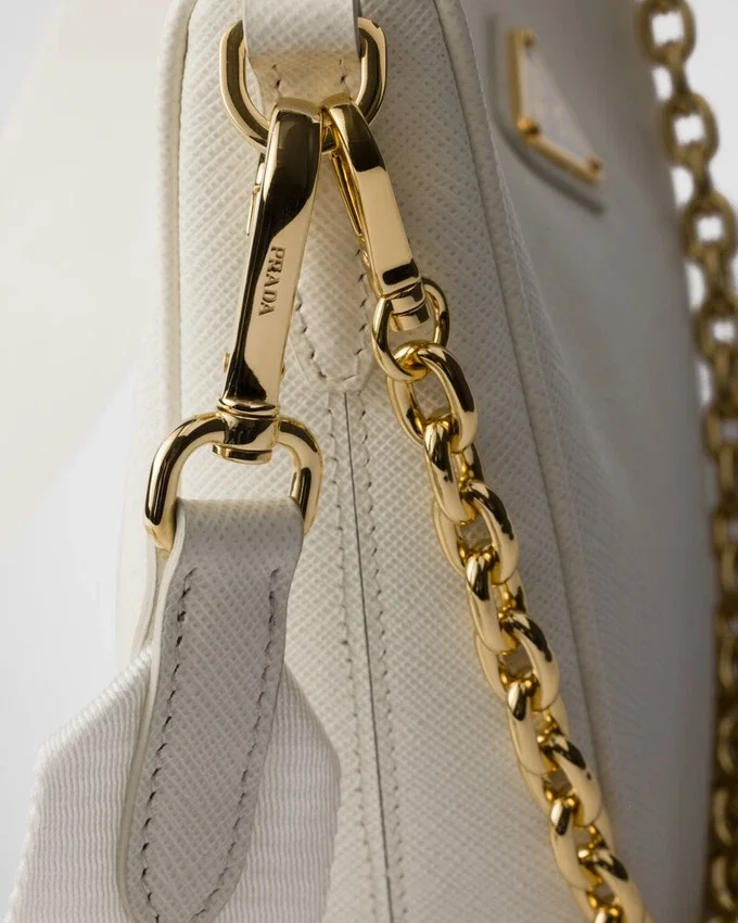 Bolso de piel Saffiano Prada Re-Edition 2005 Bolso de piel Saffiano Prada Re-Edition 2005