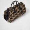 Bolso de viaje mediano de tela con el símbolo de Prada bordado Bolso de viaje mediano de tela con el símbolo de Prada bordado