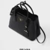 Bolso doble mediano de piel Saffiano de Prada Bolso doble mediano de piel Saffiano de Prada