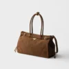 Bolso grande Bonnie de Prada en piel de nubuck Bolso grande Bonnie de Prada en piel de nubuck