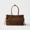 Bolso grande Bonnie de Prada en piel de nubuck Bolso grande Bonnie de Prada en piel de nubuck