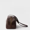 Bolso grande con asa superior de piel envejecida de Prada Bolso grande con asa superior de piel envejecida de Prada